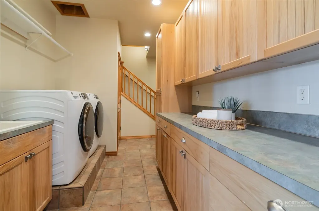 3534 Gravelly Beach Loop NW Olympia WA 98502