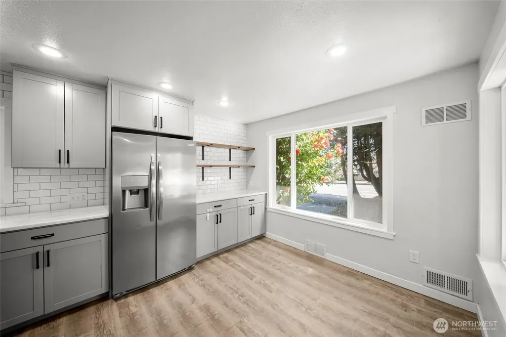 1717 Lake Park Drive SW Tumwater WA 98512