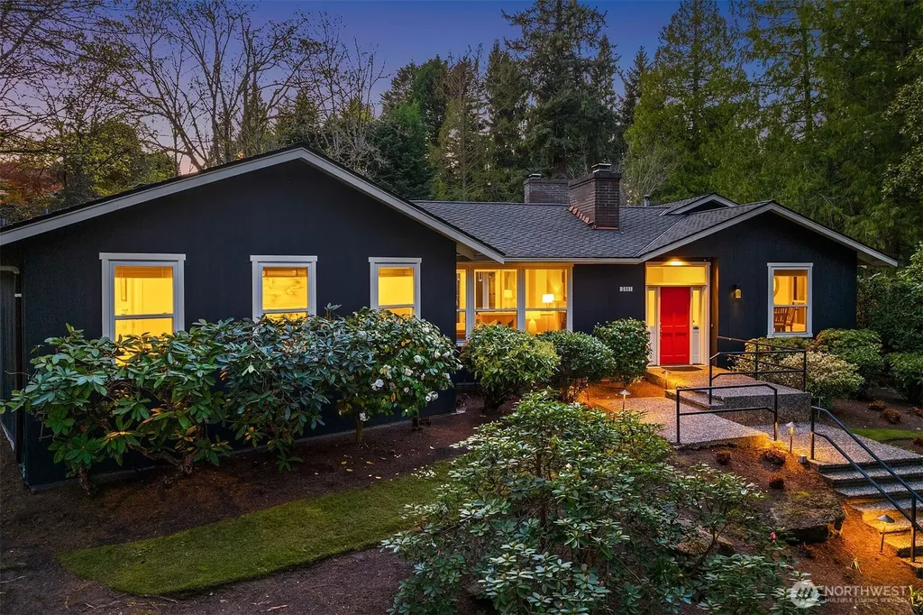2001 77th Avenue NE Medina WA 98039