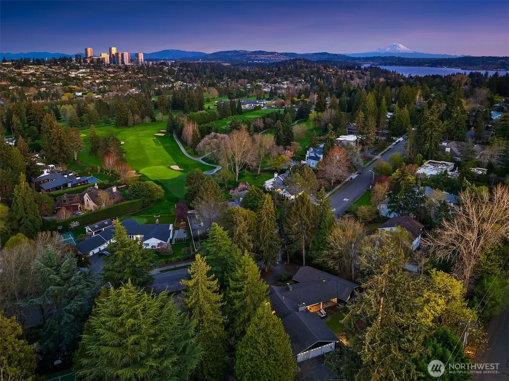 2001 77th Avenue NE Medina WA 98039