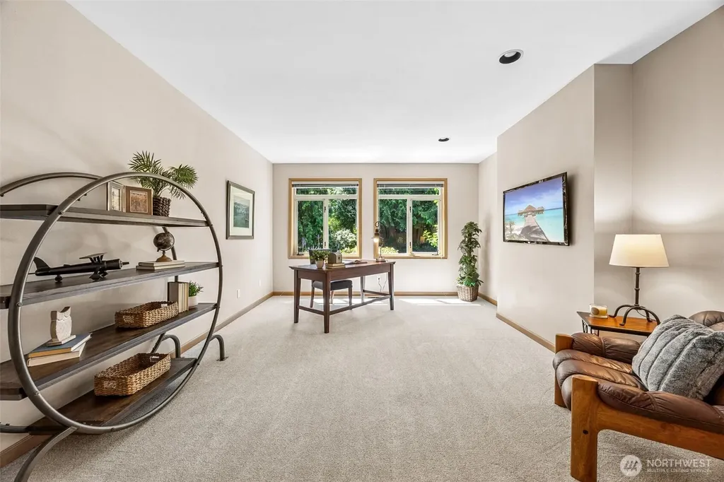 255 SW 194th Place Normandy Park WA 98166