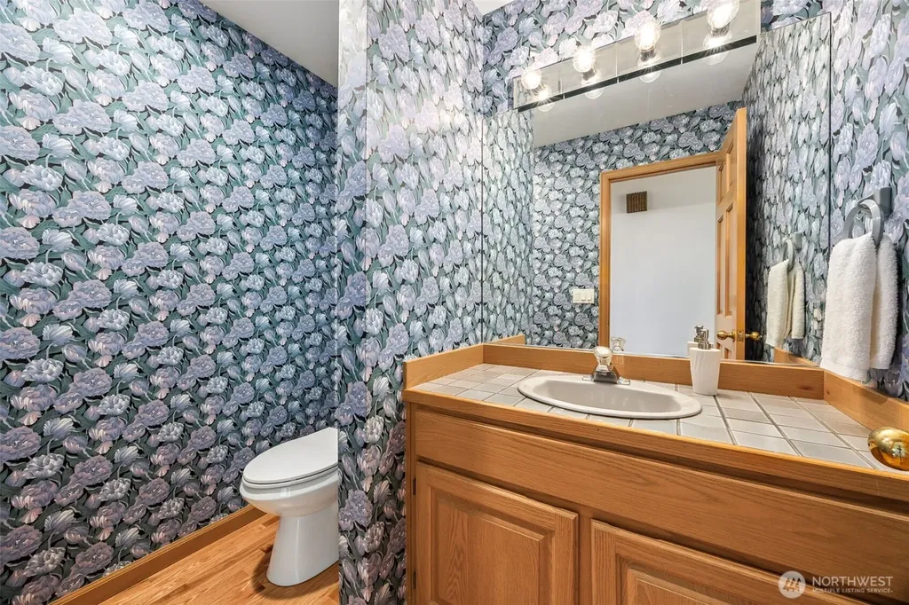 255 SW 194th Place Normandy Park WA 98166