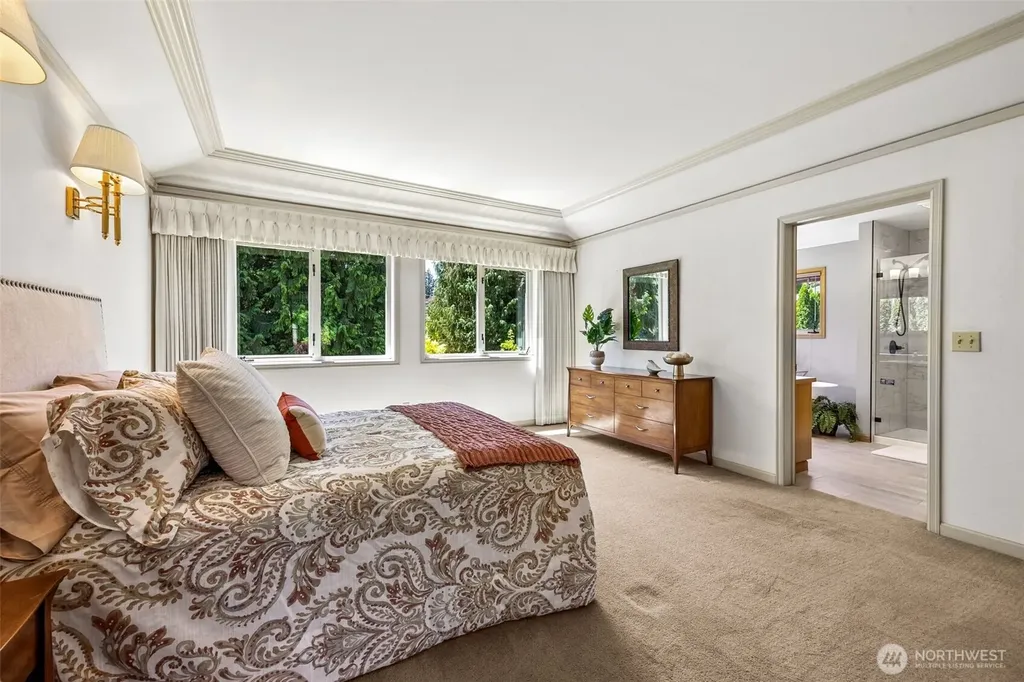 255 SW 194th Place Normandy Park WA 98166