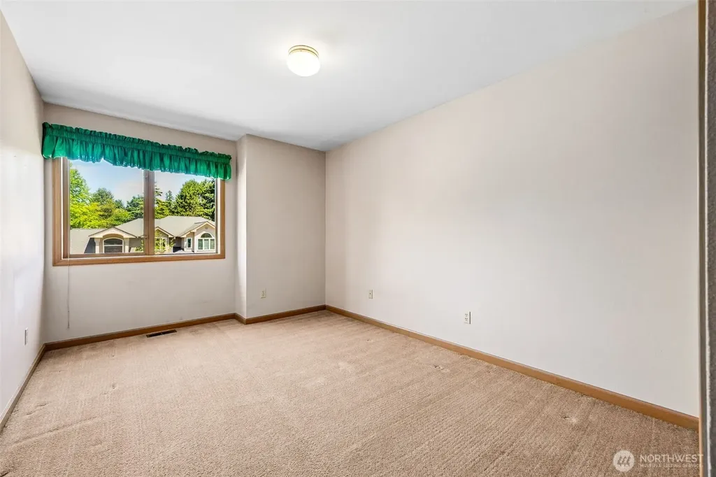 255 SW 194th Place Normandy Park WA 98166