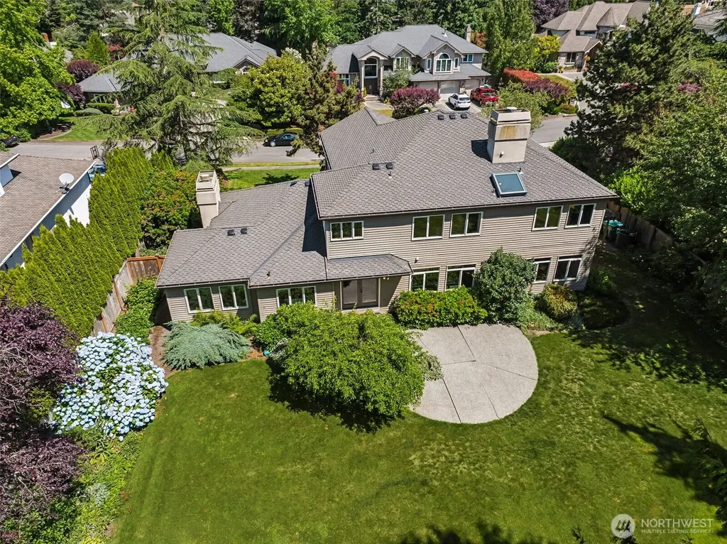 255 SW 194th Place Normandy Park WA 98166