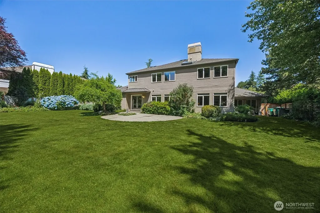 255 SW 194th Place Normandy Park WA 98166