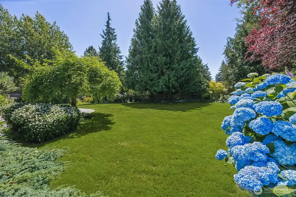 255 SW 194th Place Normandy Park WA 98166