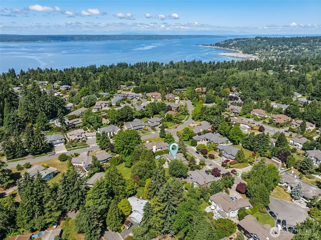 255 SW 194th Place Normandy Park WA 98166