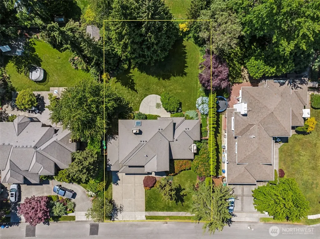 255 SW 194th Place Normandy Park WA 98166