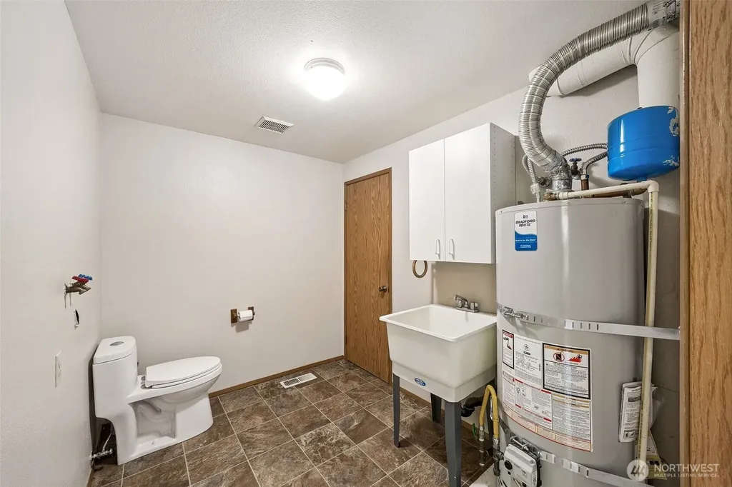 5907 SW 111th Lakewood WA 98499