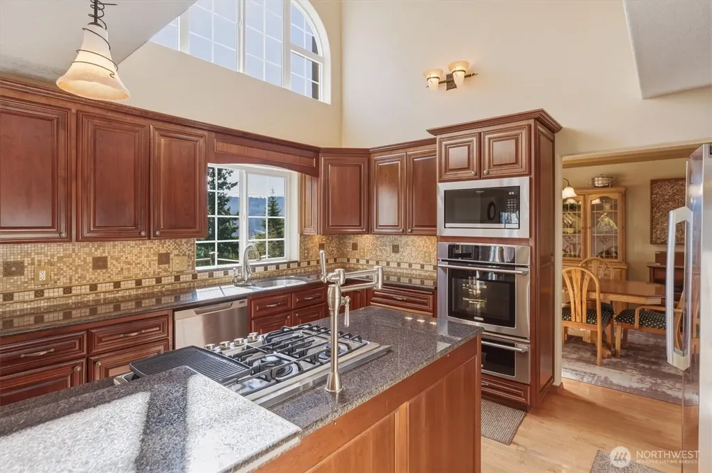 440 N Maple Hill Road Kelso WA 98626