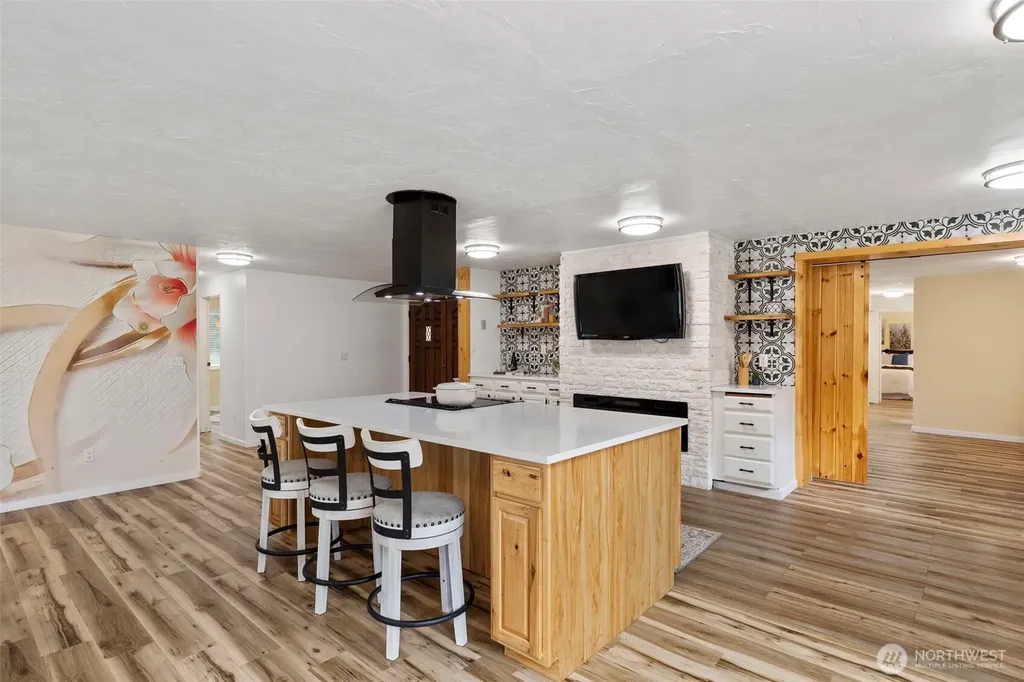 8377 Glenwood Road SW Port Orchard WA 98367