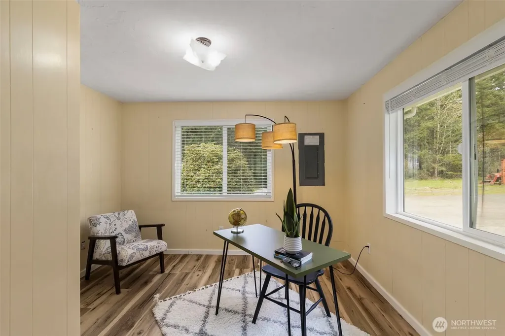 8377 Glenwood Road SW Port Orchard WA 98367