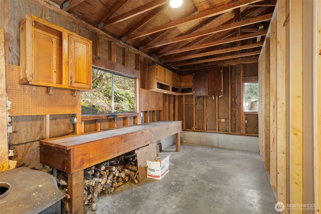 8377 Glenwood Road SW Port Orchard WA 98367