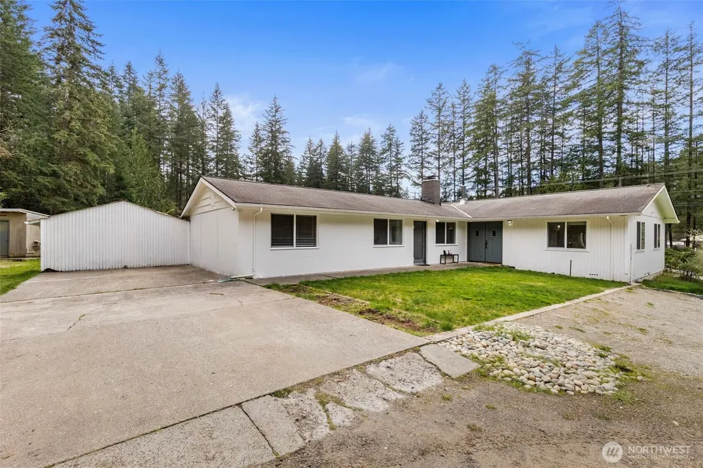 8377 Glenwood Road SW Port Orchard WA 98367