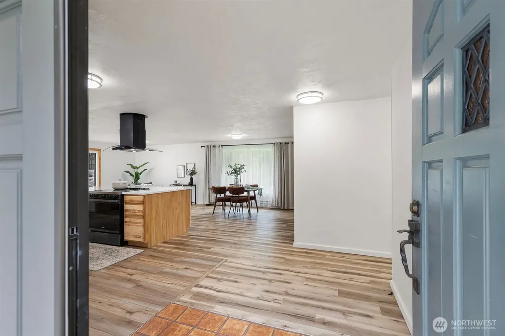 8377 Glenwood Road SW Port Orchard WA 98367