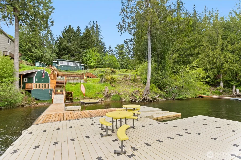 18545 W Big Lake Boulevard Mount Vernon WA 98274