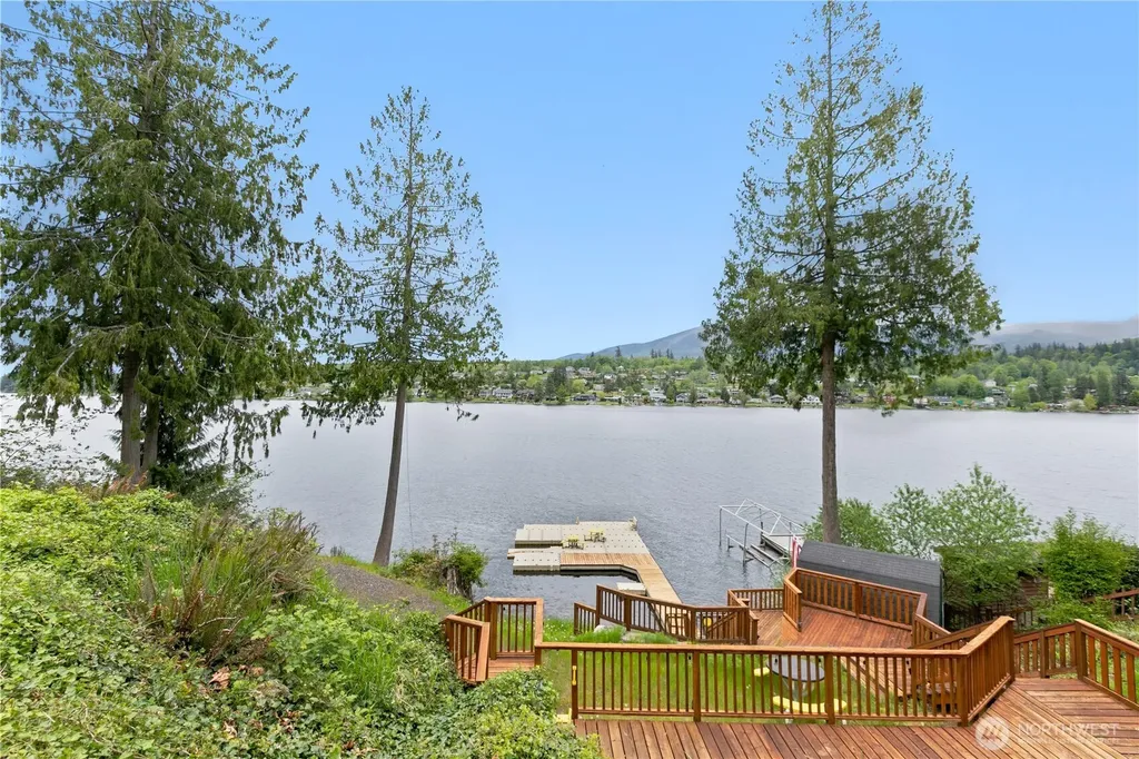18545 W Big Lake Boulevard Mount Vernon WA 98274