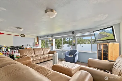 18545 W Big Lake Boulevard Mount Vernon WA 98274