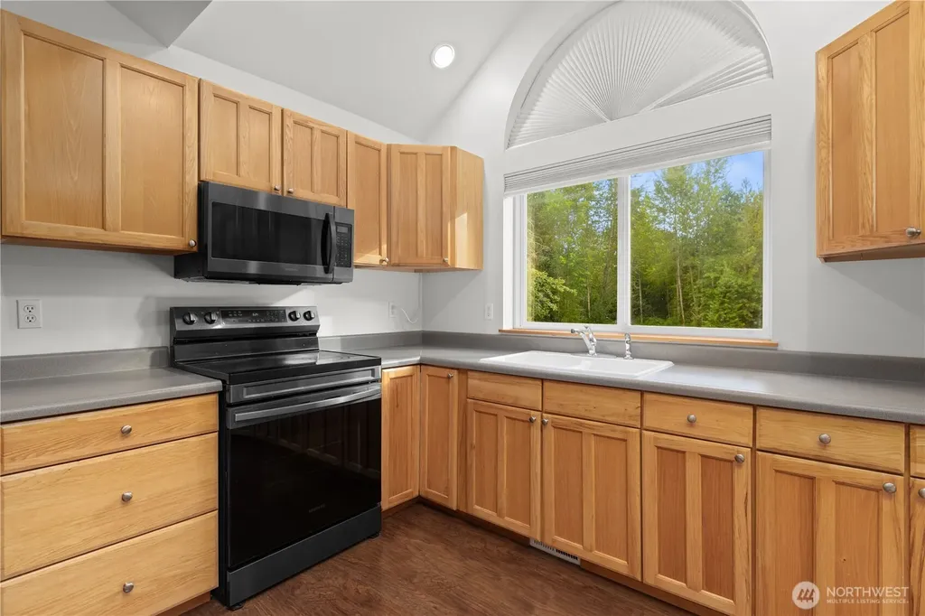 28109 121st Avenue E Graham WA 98338
