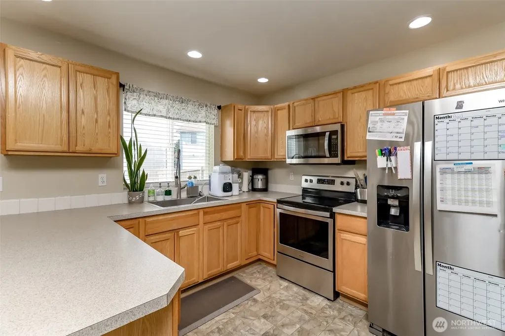 9921 Greenleaf Loop SE Yelm WA 98597