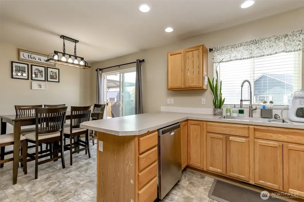 9921 Greenleaf Loop SE Yelm WA 98597