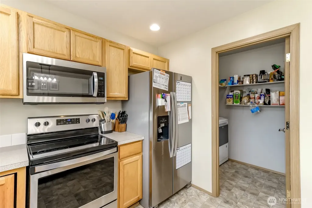 9921 Greenleaf Loop SE Yelm WA 98597