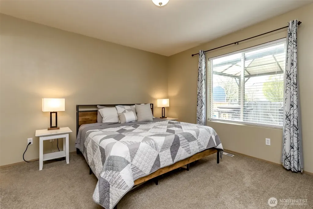 9921 Greenleaf Loop SE Yelm WA 98597
