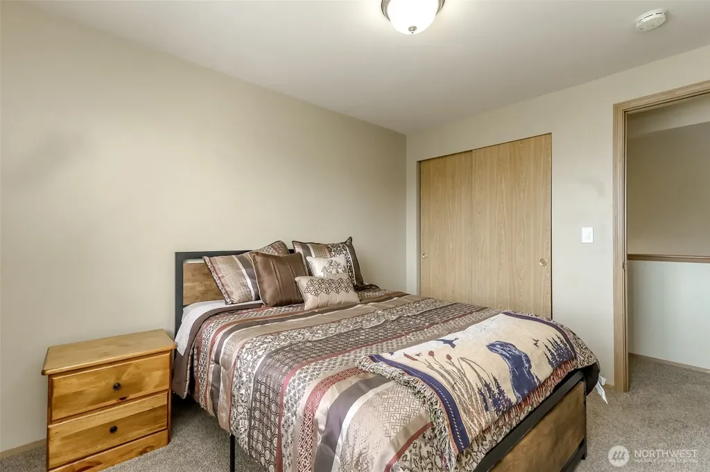 9921 Greenleaf Loop SE Yelm WA 98597