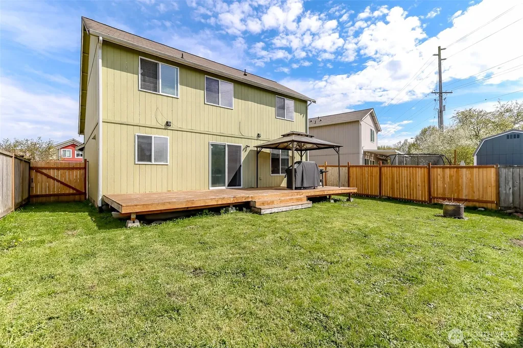 9921 Greenleaf Loop SE Yelm WA 98597