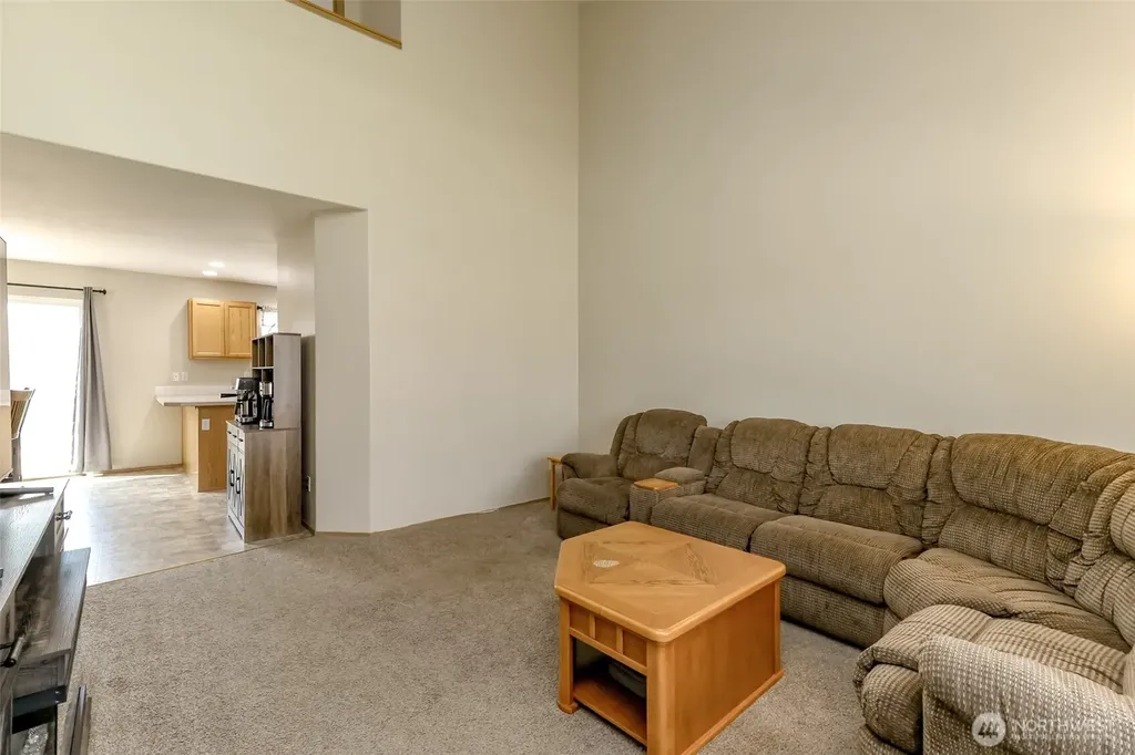 9921 Greenleaf Loop SE Yelm WA 98597