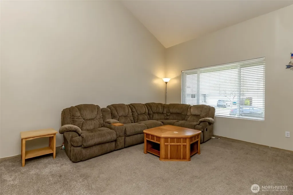 9921 Greenleaf Loop SE Yelm WA 98597