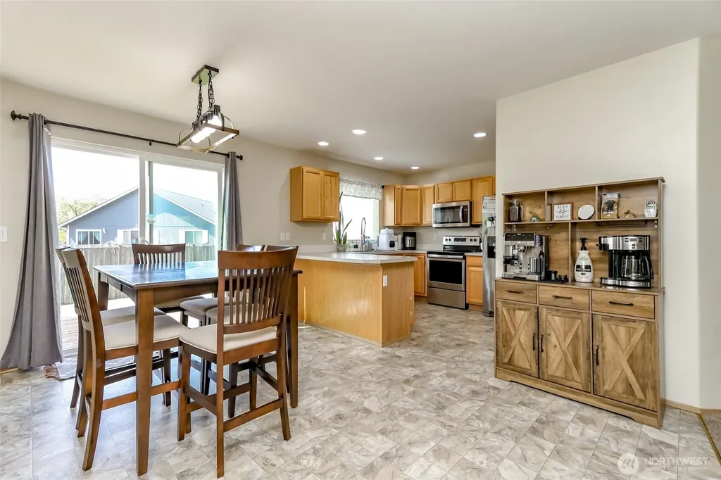 9921 Greenleaf Loop SE Yelm WA 98597