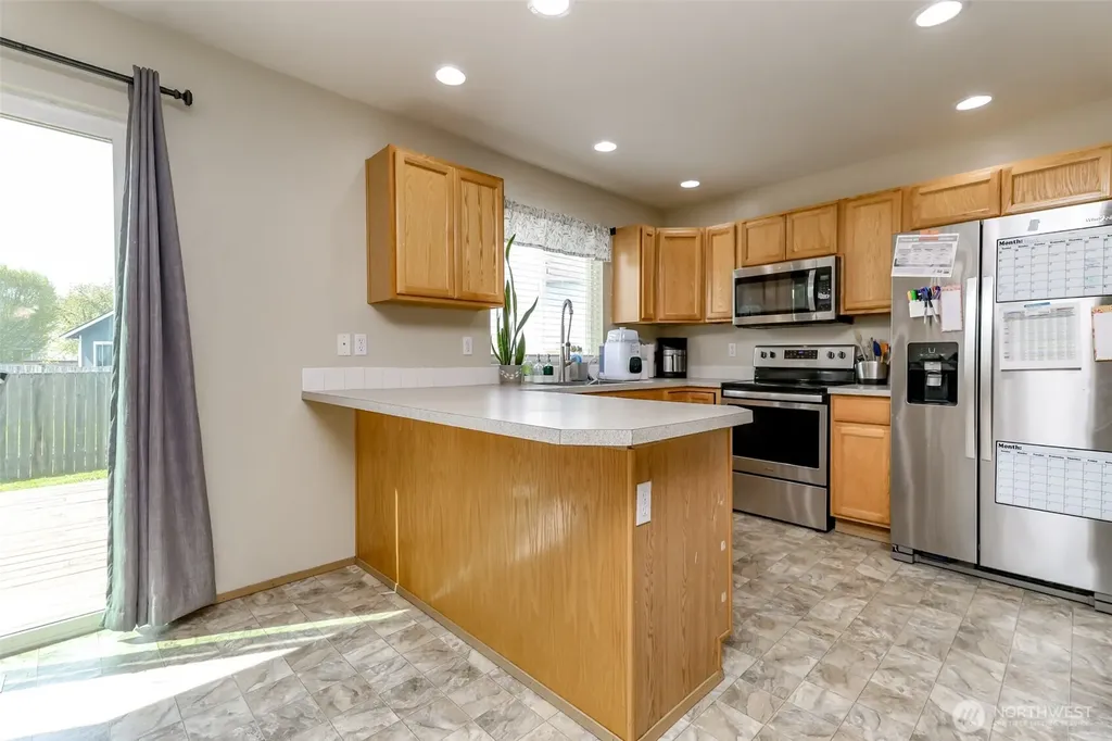 9921 Greenleaf Loop SE Yelm WA 98597