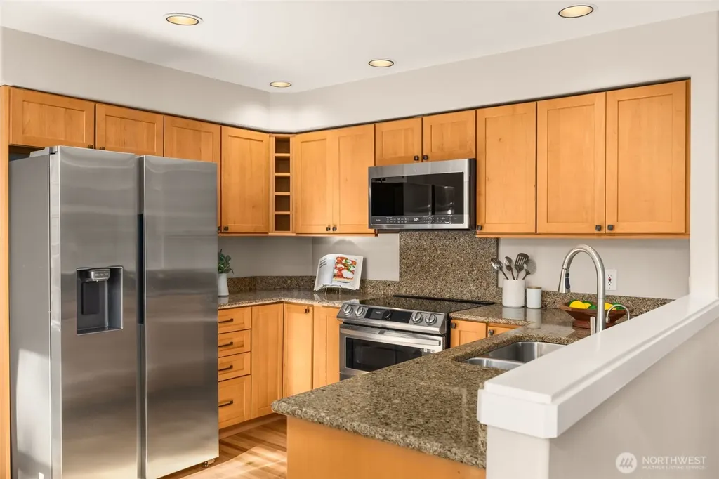 3541 252nd Place SE Sammamish WA 98029