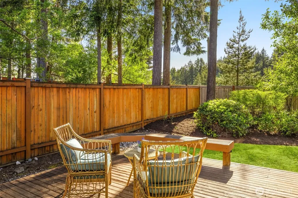 3541 252nd Place SE Sammamish WA 98029