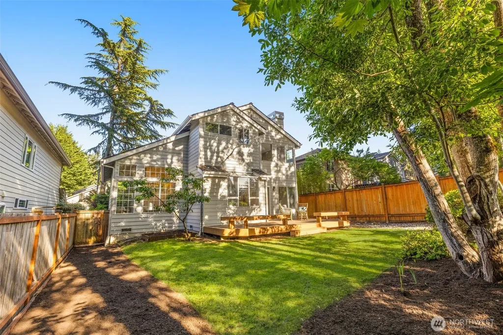 3541 252nd Place SE Sammamish WA 98029