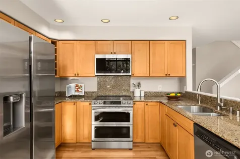 3541 252nd Place SE Sammamish WA 98029