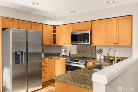 3541 252nd Place SE Sammamish WA 98029
