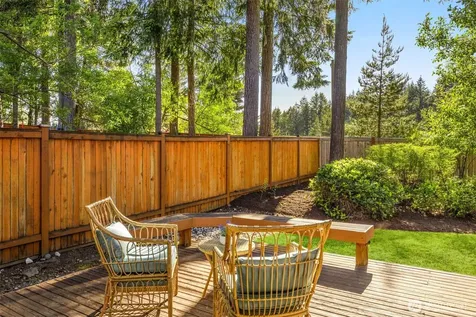 3541 252nd Place SE Sammamish WA 98029