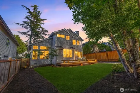 3541 252nd Place SE Sammamish WA 98029