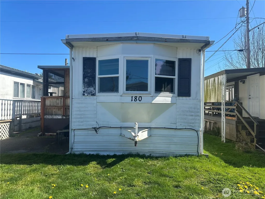 8080 NW Harborview Road NW Blaine WA 98230
