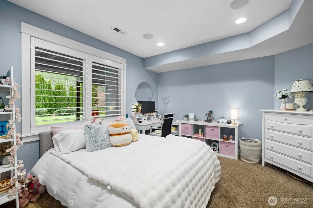 4727 NE Rova Road Poulsbo WA 98370