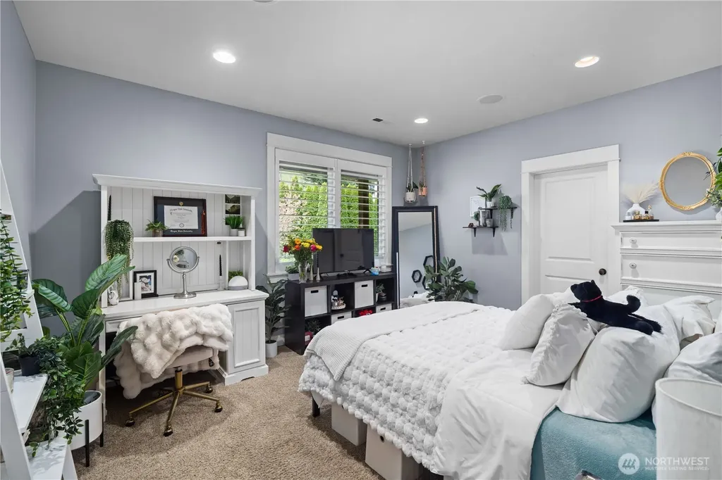 4727 NE Rova Road Poulsbo WA 98370