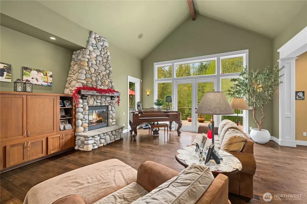 4727 NE Rova Road Poulsbo WA 98370