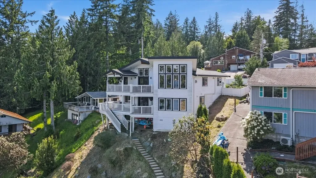 2142 Island Drive NW Olympia WA 98502