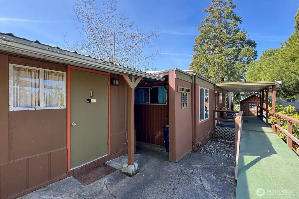 90 Baywood Village Road Sequim WA 98382