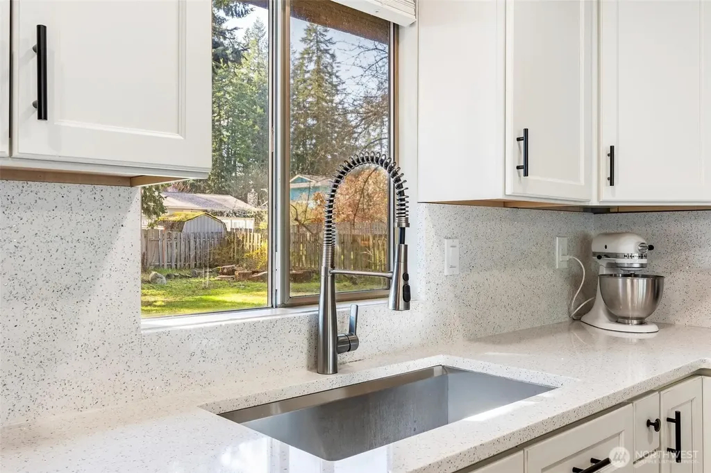 28915 229th Place SE Black Diamond WA 98010