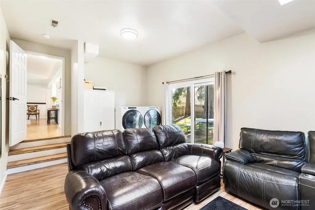 28915 229th Place SE Black Diamond WA 98010