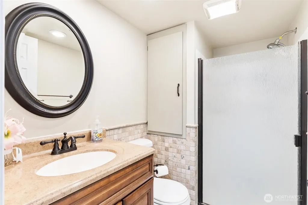 28915 229th Place SE Black Diamond WA 98010